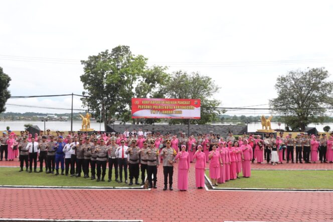 
					Akhir Tahun 2025, Kapolres Kukar Pimpin Langsung Kenaikan Pangkat 67 Personelnya