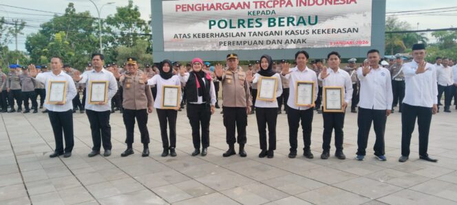 
					Komitmen Lindungi Perempuan dan Anak, Kapolres Berau dan Unit PPA Terima TRCPPA