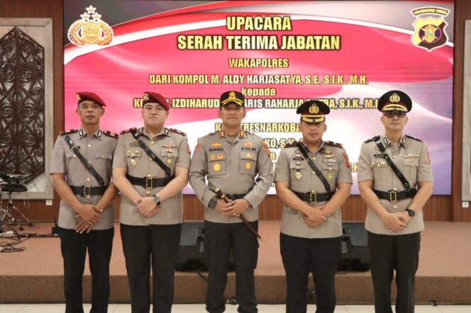 
					Kapolres Kukar Pimpin Sertijab Wakapolres dan Kasat Narkoba 