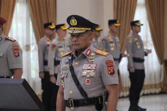 
					Pindah dari Riau, Brigjen Pol Adrianto Jossy Kusumo Resmi Jabat Wakapolda Kaltim