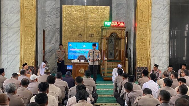 
					Polresta Balikpapan Gelar Peringatan Isra Mi’raj 1447 H, Kapolresta Tekankan Penguatan Iman dan Pelayanan Publik Humanis