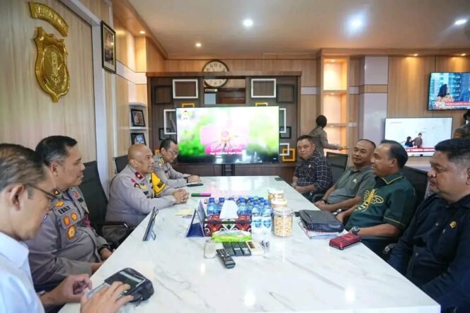 
					Perkuat Sinergi, Wakapolda Kaltim Terima Audiensi Komisi I DPRD Kukar