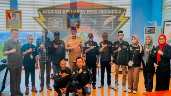 
					Gubernur Gorontalo Dukung Rapimnas AKPERSI Dan UKW DPD GORONTALO