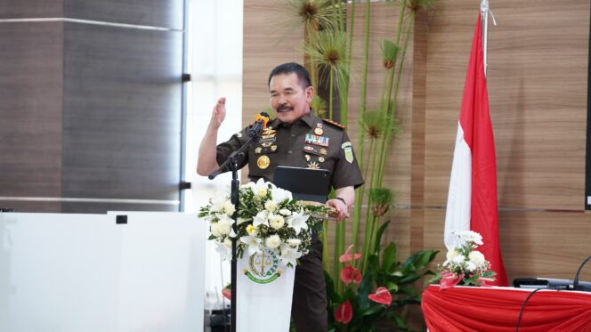 
					Jaksa Agung Tegaskan Dukungan Penuh  Program Strategis Nasional  dalam Kunjungan Kerja di Sulawesi Utara