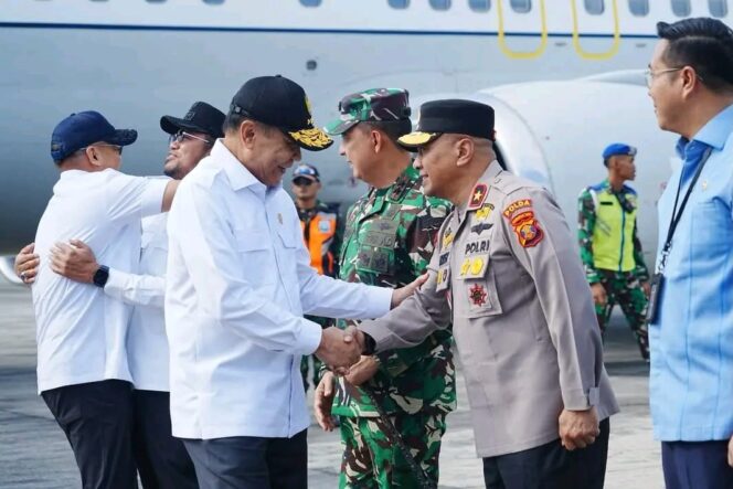 
					Kunjungan Kerja di Benua Etam, Wakapolda Kaltim Sambut Kedatangan Menkopolkam RI